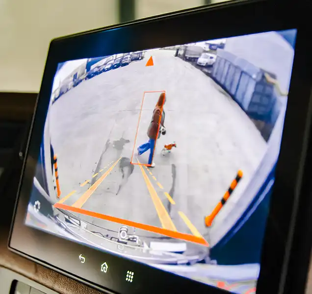 AI-camera en dodehoekdetectie op vrachtwagen